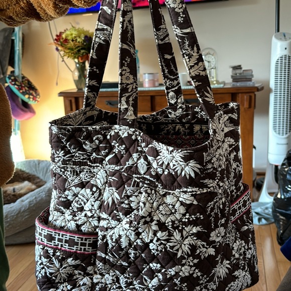 Vera Bradley large tote with matching wallet. Sold as a set. - Picture 3 of 4